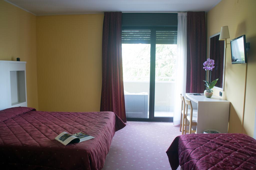 Hotel Bavaria Levico Terme Exterior photo
