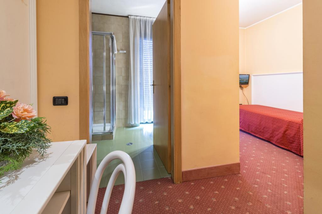Hotel Bavaria Levico Terme Exterior photo