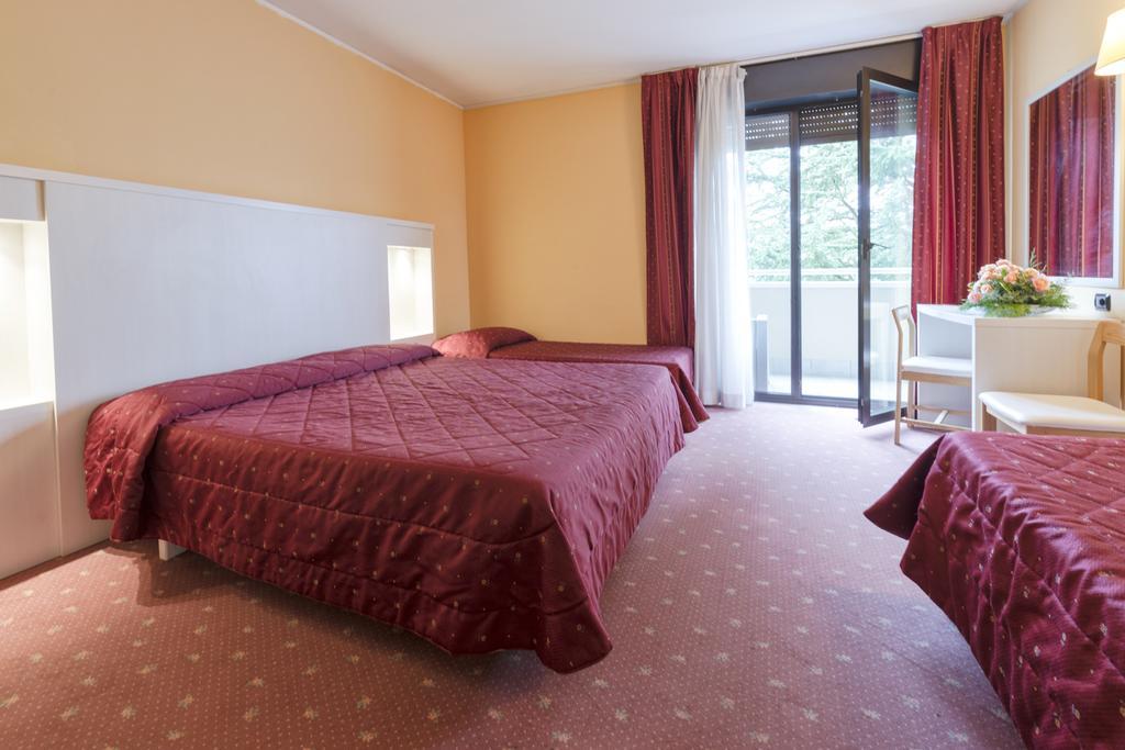 Hotel Bavaria Levico Terme Exterior photo