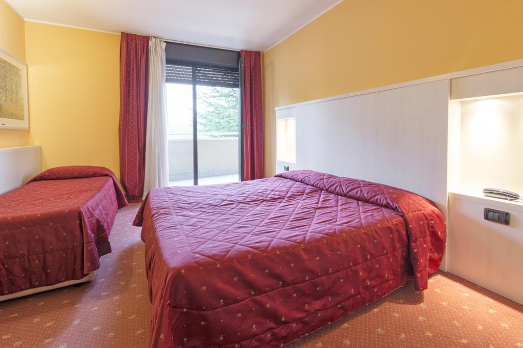 Hotel Bavaria Levico Terme Exterior photo